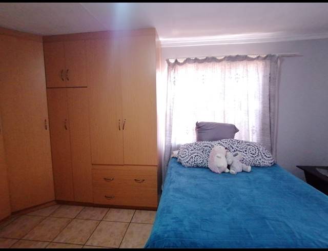 3 BEDROOM FREESTANDING SOLD IN KANANA